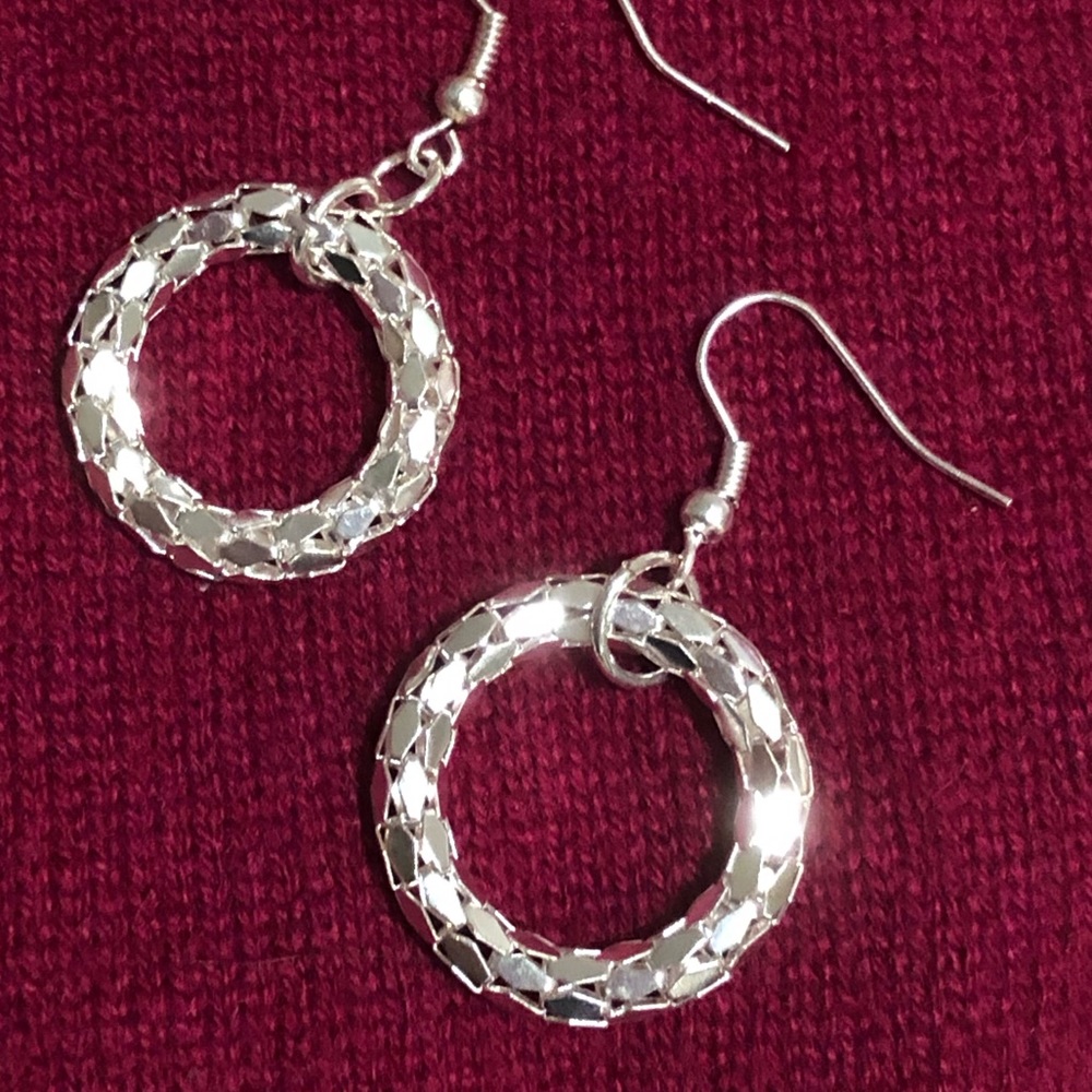 FREE w/any bundle NWOT Silver Color Hoop Earrings